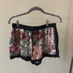 En Creme flowy shorts